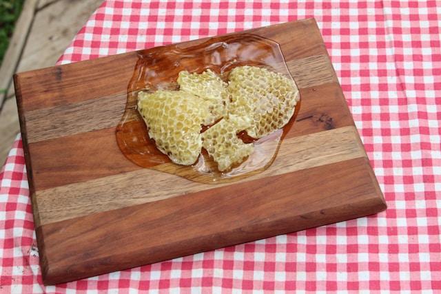 Farmer’s Market Clover Honey and Honeycomb