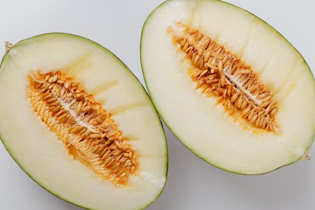 sliced of cantaloupe
